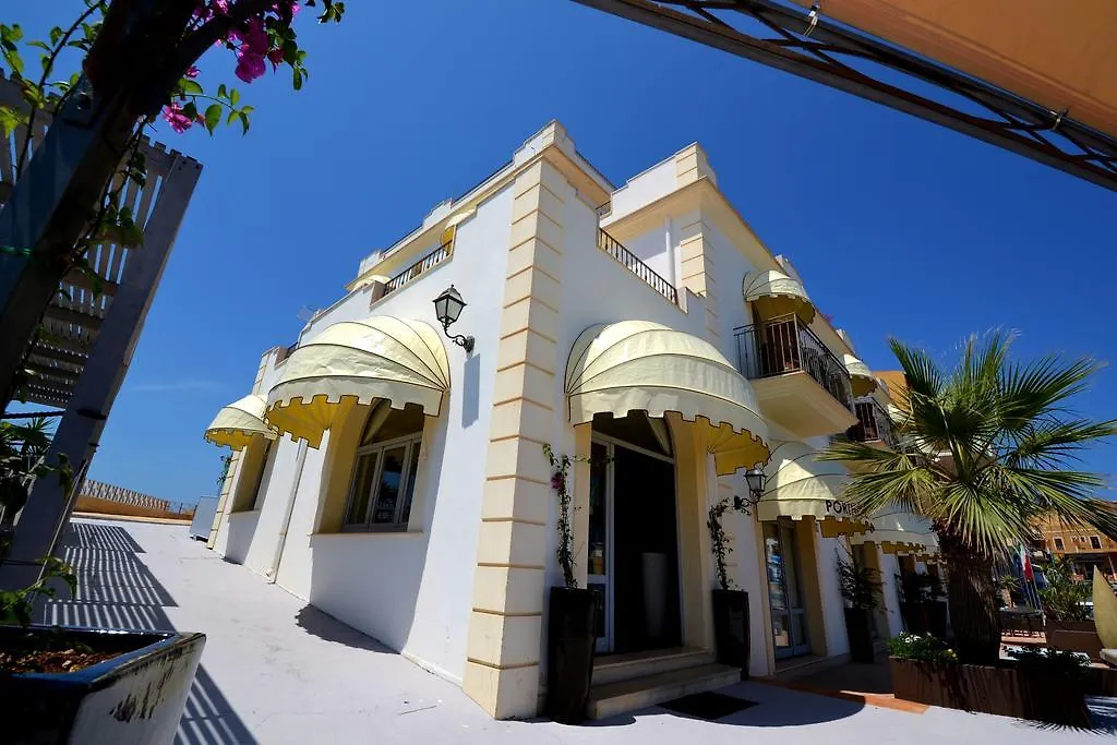 Porthotel Calandra Lampedusa 3*,